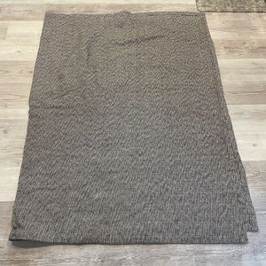 IKEA Area rug 7.5’ x 5’ black and white